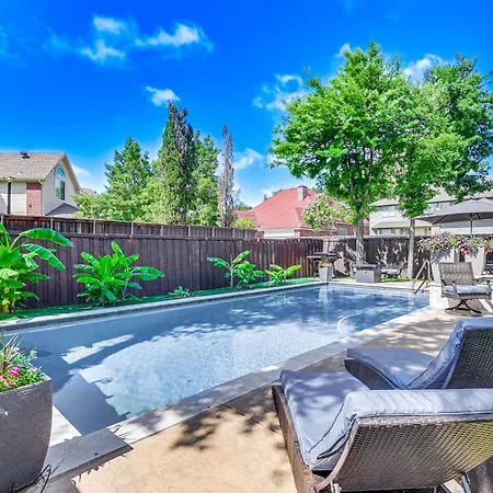 Relax By Pool, Soak In Hot Tub Plano Home